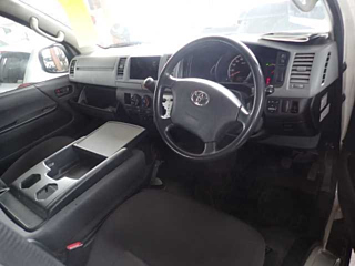 TOYOTA HIACE VAN 2011