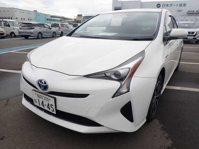 TOYOTA PRIUS 2017