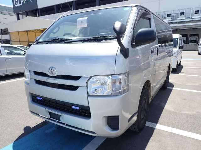 TOYOTA HIACE VAN 2020