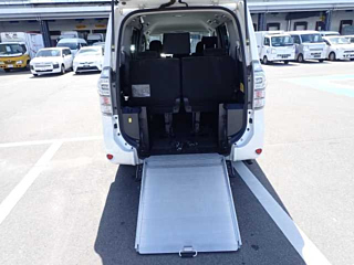 TOYOTA VOXY 2012