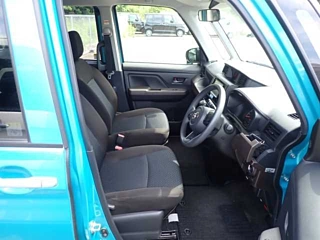 TOYOTA ROOMY 2022