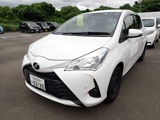 TOYOTA VITZ 2018