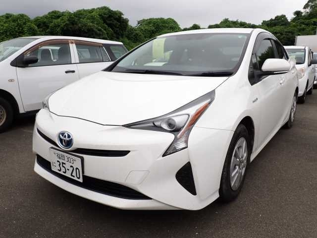 TOYOTA PRIUS 2018