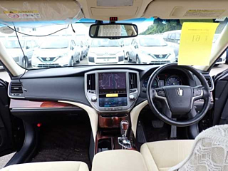 TOYOTA CROWN 2013