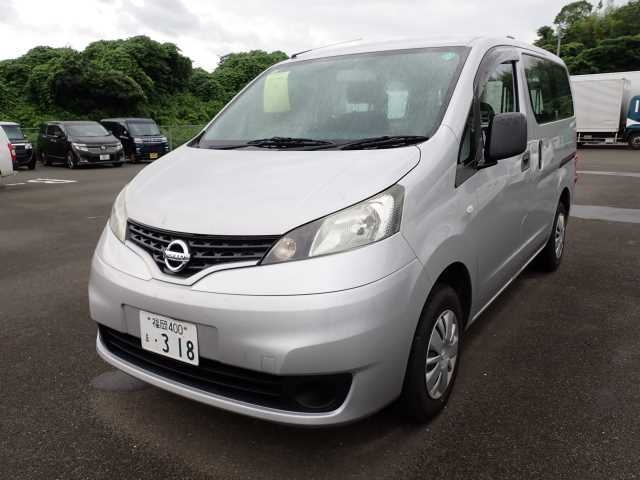 NISSAN NV200 2019