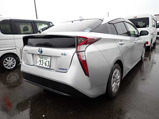 TOYOTA PRIUS 2016