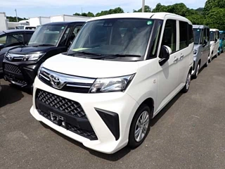 TOYOTA ROOMY 2022