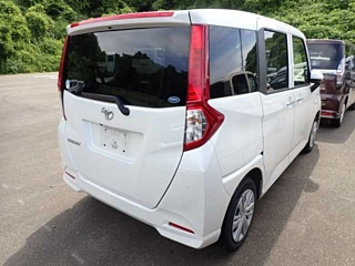 TOYOTA ROOMY 2022