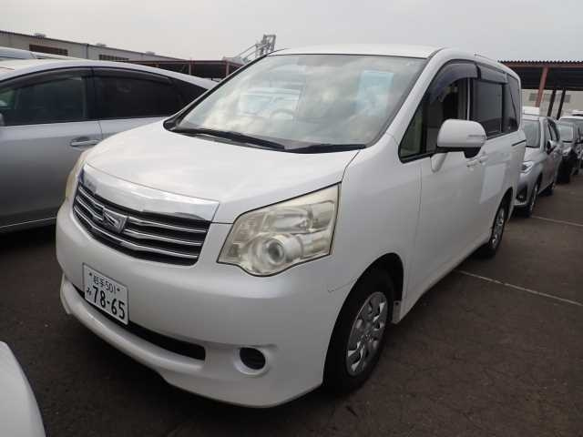 TOYOTA NOAH 2012