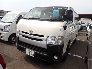 TOYOTA HIACE VAN 2020