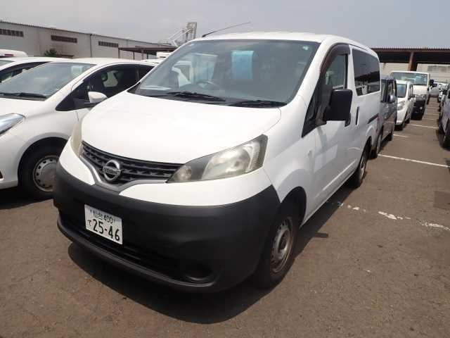 NISSAN NV200 2013