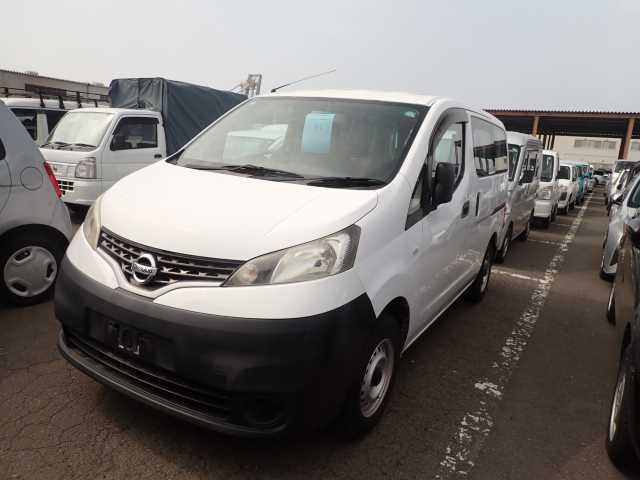 NISSAN NV200 2018