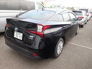 TOYOTA PRIUS 2021