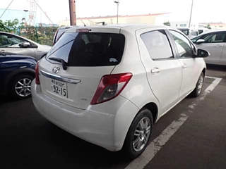 TOYOTA VITZ 2012
