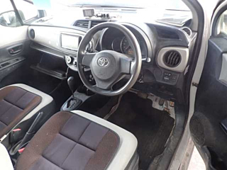 TOYOTA VITZ 2012