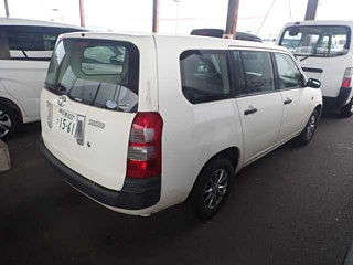 TOYOTA SUCCEED 2011