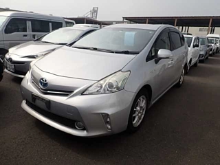 TOYOTA PRIUS ALPHA 2014
