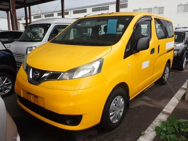 NISSAN NV200 2015