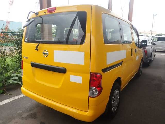 NISSAN NV200 2015