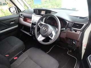 TOYOTA ROOMY 2019