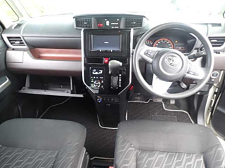 TOYOTA ROOMY 2019