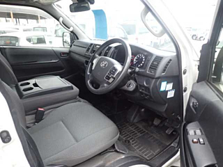 TOYOTA HIACE VAN 2020