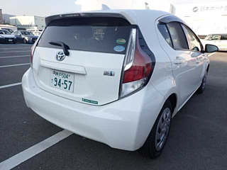 TOYOTA AQUA 2016