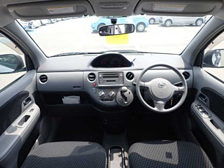TOYOTA SIENTA 2010