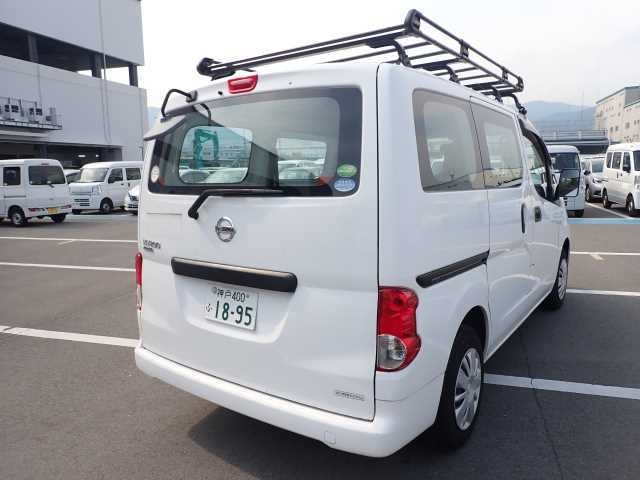NISSAN NV200 2018