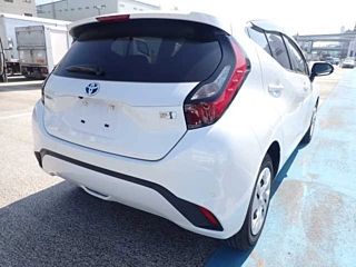 TOYOTA AQUA 2023