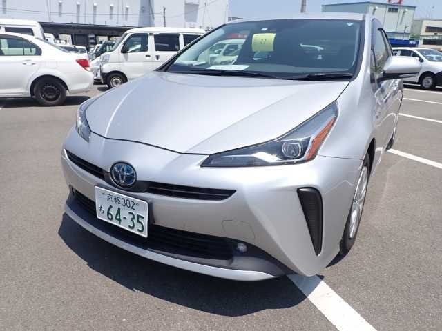 TOYOTA PRIUS 2019