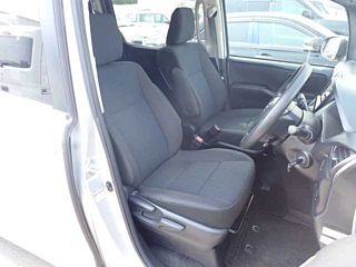 TOYOTA NOAH 2018