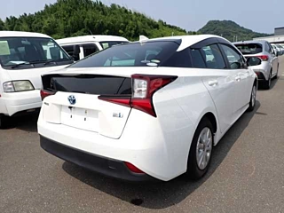 TOYOTA PRIUS 2019