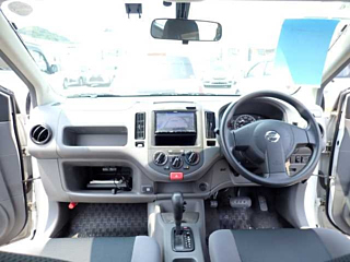 NISSAN AD 2011