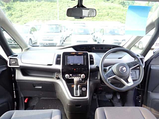 NISSAN SERENA 2017