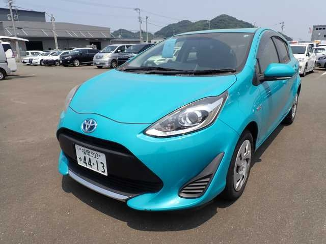 TOYOTA AQUA 2019