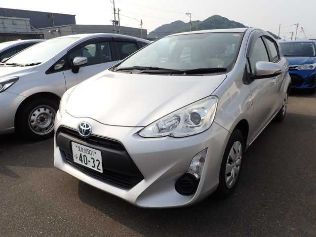 TOYOTA AQUA 2017