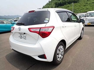 TOYOTA VITZ 2019