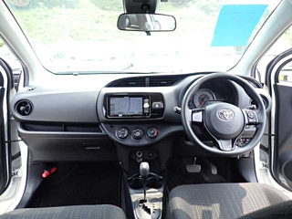 TOYOTA VITZ 2019