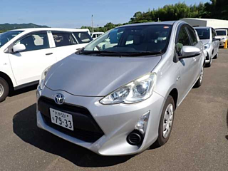 TOYOTA AQUA 2017