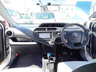 TOYOTA AQUA 2017