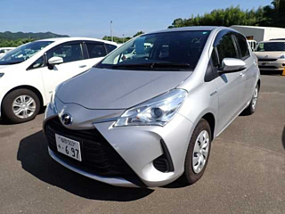 TOYOTA VITZ 2019