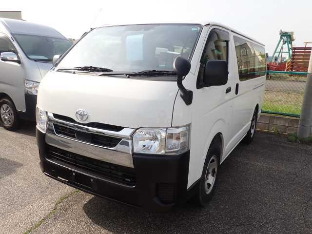TOYOTA HIACE VAN 2023