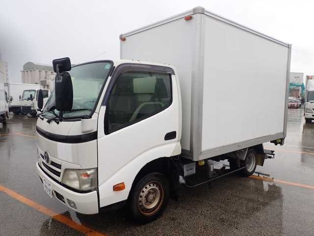 TOYOTA DYNA 2012
