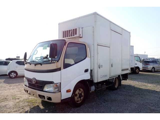 TOYOTA DYNA 2010