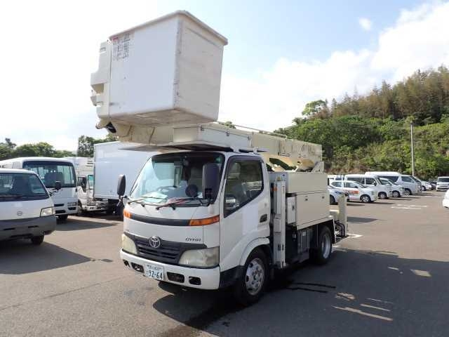 TOYOTA DYNA 2010
