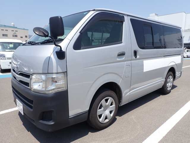 TOYOTA HIACE VAN 2012