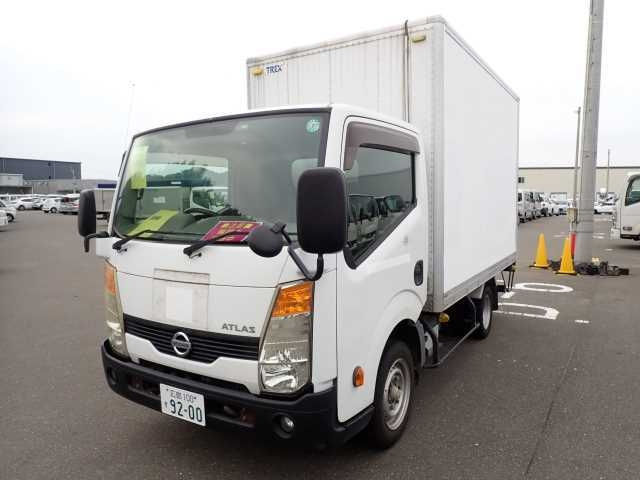 NISSAN ATLAS 2013