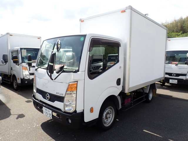 NISSAN ATLAS 2015