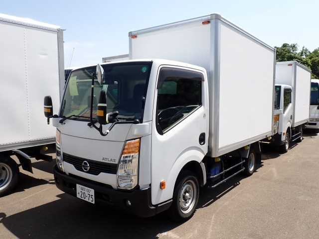 NISSAN ATLAS 2015